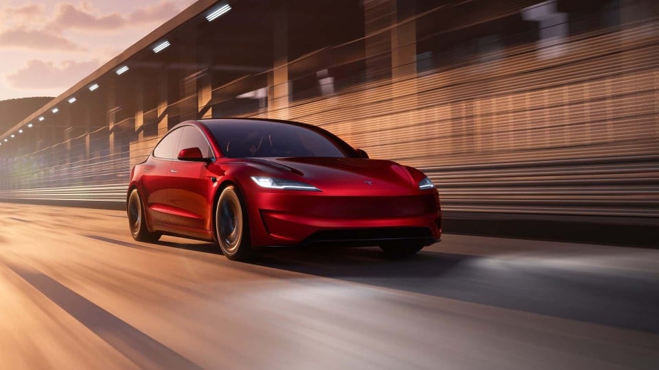 Auto - News: Tesla Model 3 Performance 2024: aumentano le performance