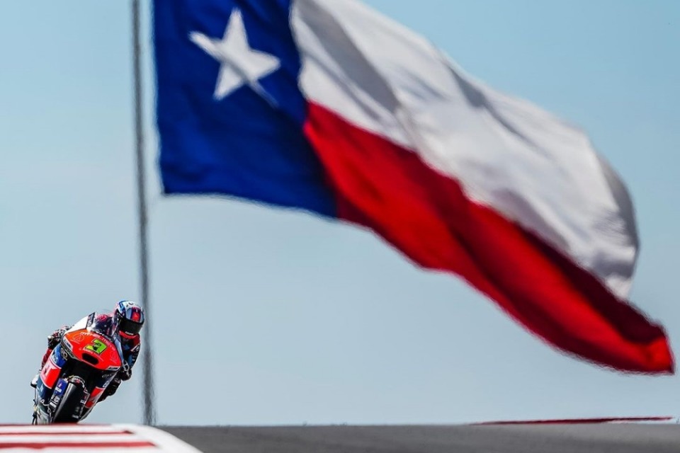 Moto2: Sergio Garcia domina il GP delle Americhe e sale in vetta al Mondiale