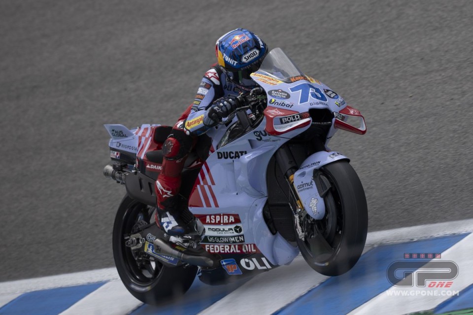 MotoGP: Alex Marquez si prende il warm up di Jerez, brutto volo di Acosta