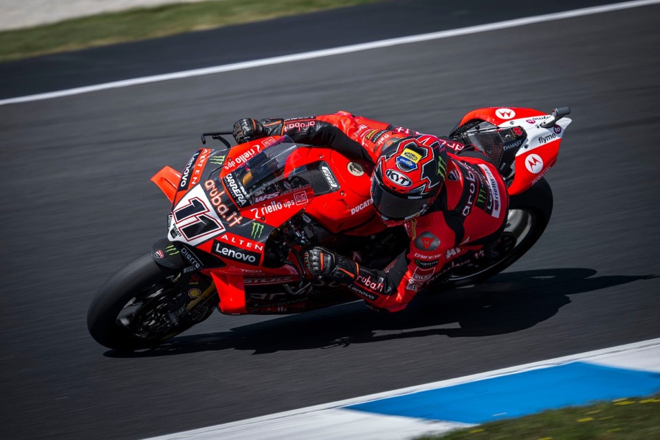 SBK: Bulega travolgente a Phillip Island: è dominio in Gara 1, 2° Toprak