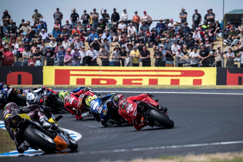 SBK: Toprak vs. Bulega, BMW vs. Ducati: last call at Phillip Island