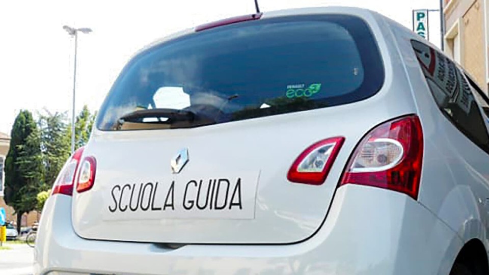 Auto - News: Foglio rosa solo dopo 2 ore di pratica: ecco come stanno cambiando le cose