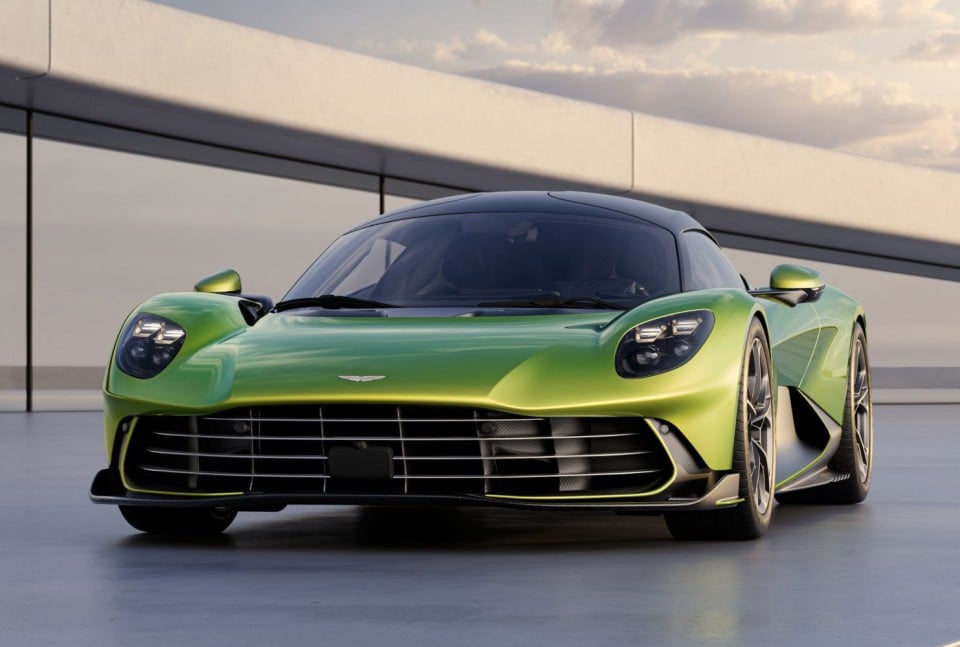 Auto - News: Dopo KTM anche Aston Martin in crisi, il salvataggio arriva in extremis