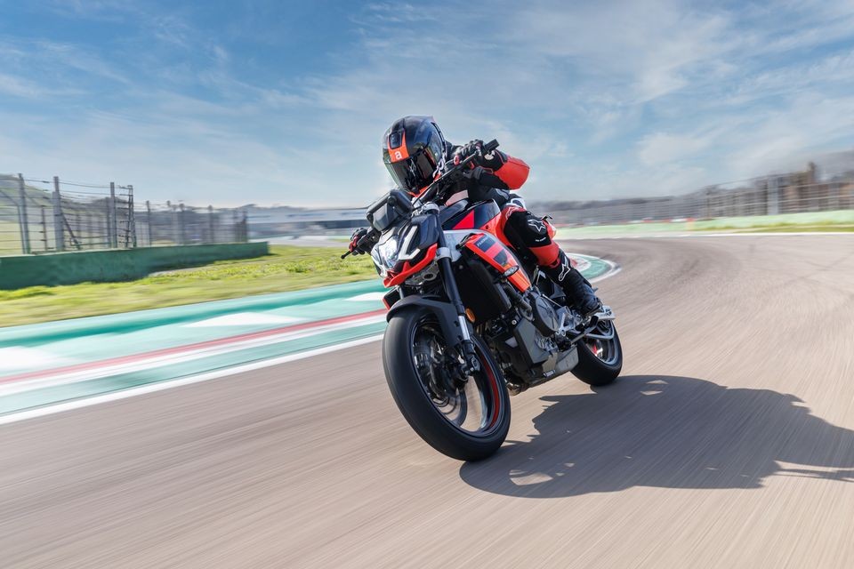 Moto - News: Aprilia Days e Moto Guzzi Days 2025: week-end di porte aperte