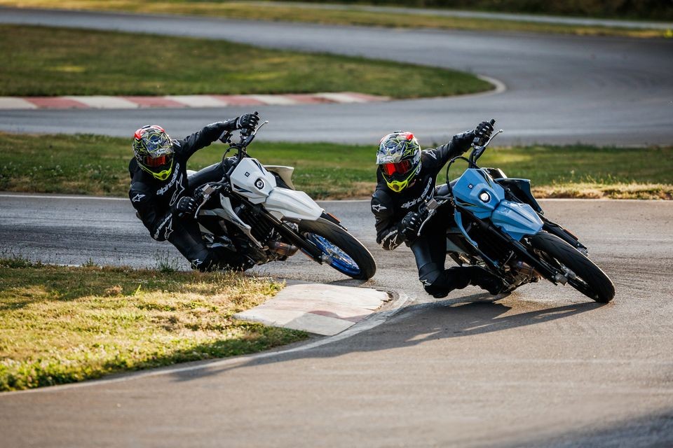 Moto - News: Suzuki annuncia il listino delle nuove DR-Z4S e DR-Z4SM
