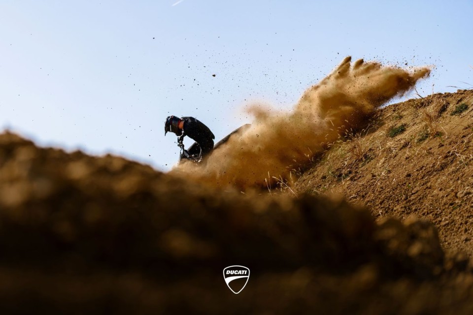 Moto - News: Ducati Desmo450 MX: giovedì sarà svelata ufficialmente!