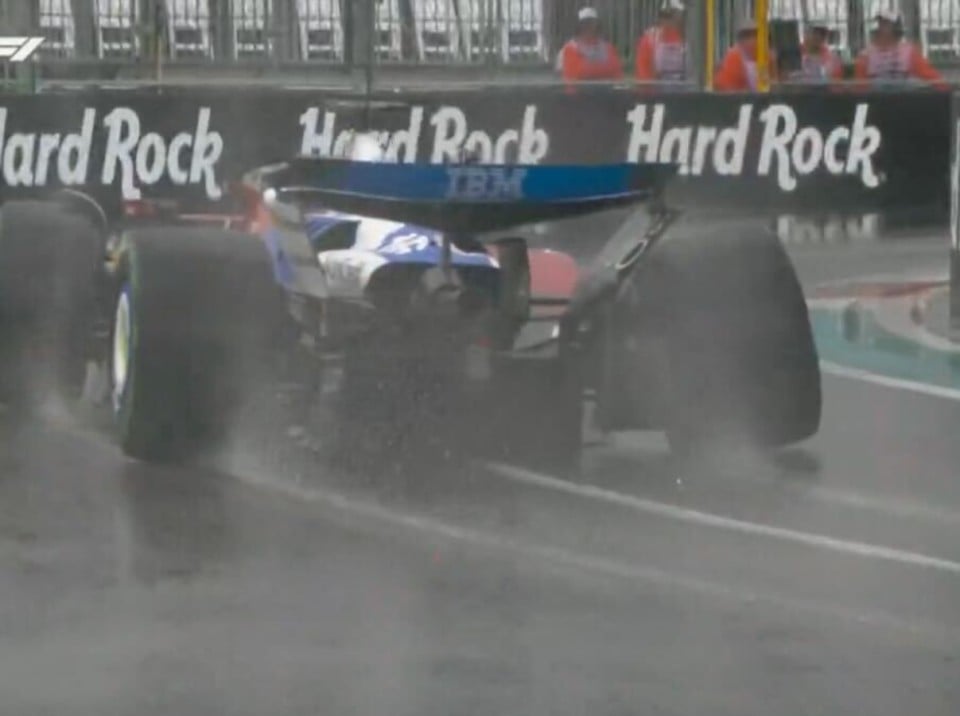 Auto - News: F1, MIAMI, Disastro Italia: Leclerc a muro nel giro di schieramento, Antonelli 7°