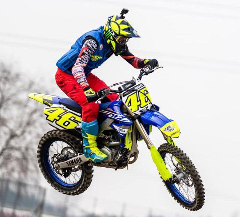 valentino rossi motocross helmet Off 77% - www.farsfair.ir