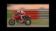 Moto - News: C'è anche la Ducati Hypermotard in Yes Man