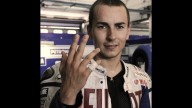 Moto - News: Ecco il guanto di Lorenzo dopo il via di Phillip Island