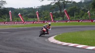 Moto - News: Dani Pedrosa visita la 'Honda Racing School' in Indonesia