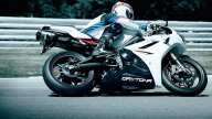 Moto - News: Triumph Daytona 675R 2011