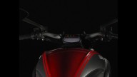 Moto - News: Nicky Hayden in sella alla Ducati Diavel 2011