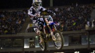 Moto - News: Ama Supercross 2011: James Stewart vince e balza in testa 