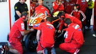 Ma dove va questo pezzo qui...la Ducati è arrivata a Valencia in una scatola tipo Ikea