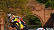 Moto - News: BSB 2012, Oulton Park, in Gara 1 vince Hill