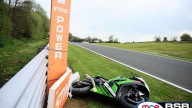 Moto - News: BSB 2012, Oulton Park, in Gara 1 vince Hill