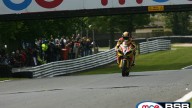 Moto - News: BSB 2012, Oulton Park, in Gara 1 vince Hill