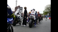 Moto - News: Tourist Trophy 2012: John McGuinness supera le 130 miglia orarie