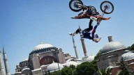 Moto - News: Red Bull X-Fighters World Tour 2012: salti vicino alla Moschea Blu