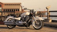 Moto - News: Victory Motorcycles e Playboy insieme per il catalogo 2013 - VIDEO