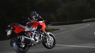 Moto - News: Aprilia Caponord 1200: Andrea Ricci spiega i segreti dell’Aprilia Dynamic Damping 