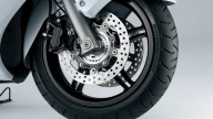 Moto - News: Suzuki Burgman 650 ABS: in regalo lo schienalino per il passeggero