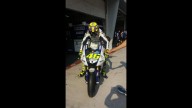 Moto - News: Il nuovo casco di Valentino Rossi è double face