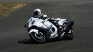 Moto - News: Una moto funebre Suzuki batte il record di velocità: 206,6 km/h