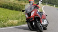 Moto - News: Scooter a tre ruote Piaggio ai competitor: “Voi ci copiate”