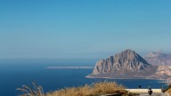 Moto - News: In Sicilia con l'Honda tra mulini, tramonti e cieli azzurri