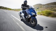 Moto - Test: Yamaha TMAX SX e DX 2017: evoluzione della specie [VIDEO]