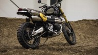 Moto - News: Triumph Scrambler 1200 XC ed XE: vintage, in salsa offroad