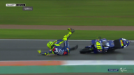 MotoGP: FOTO. L'high side di Valentino Rossi sul bagnato a Valencia