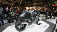 Moto - News: Kawasaki Ninja H2 SX SE+, Gran Turismo senza compromessi