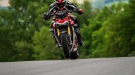 Moto - News: Ducati Streetfighter V4, la superbike si spoglia