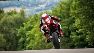 Moto - News: Ducati Streetfighter V4, la superbike si spoglia