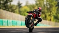 Moto - News: Ducati Streetfighter V4, la superbike si spoglia