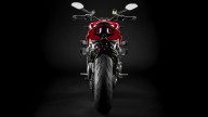 Moto - News: Ducati Streetfighter V4, la superbike si spoglia