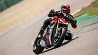 Moto - News: Ducati Streetfighter V4, la superbike si spoglia