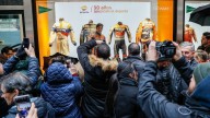 MotoGP: Marc Marquez si trasforma in manichino umano nelle vetrine di Madrid