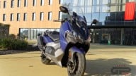 Moto - Test: Test, Yamaha TMAX 560 vs SYM Maxsym TL500: maxi scooter agli antipodi