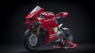 Moto - News: Ducati Panigale V4 R e Lego Technic: costruisci la passione Rossa 