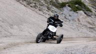 Moto - News: Lo scooter a tre ruote si fa sportivo, con Yamaha TMAX - Tricity