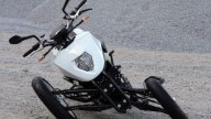 Moto - News: Lo scooter a tre ruote si fa sportivo, con Yamaha TMAX - Tricity