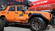 Auto - News: Una Lamborghini LM002 trasformata per il traino di una Ferrari