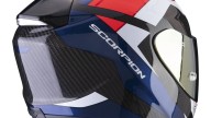 Moto - News: Scorpion EXO 1400 Carbon Air: il casco gran turismo mascherato racing