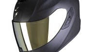 Moto - News: Scorpion EXO 1400 Carbon Air: il casco gran turismo mascherato racing