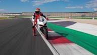 Moto - News: Ducati Panigale V2 si tinge di bianco: arriva la livrea White Rosso