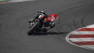 Moto - News: Ducati Panigale V2 si tinge di bianco: arriva la livrea White Rosso